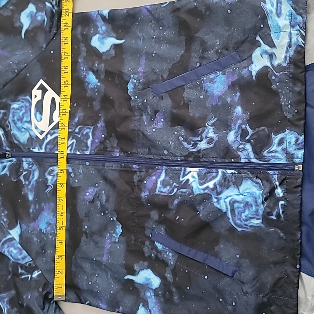 Superman Her Universe Lightweight Hooded Windbreaker - Picture 7 of 11
